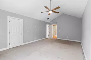 102 Hunting Hill Dr, Cumberland, RI 02864 - Photo 20