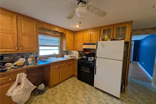 65 Curson St, West Warwick, RI 02893 - Photo 2
