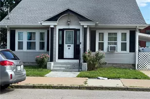31 Bristol Ave, Pawtucket, RI 02861 - Photo 2