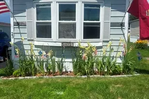 23 Bayview Park Ave, Middletown, RI 02842 - Photo 4