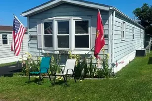 23 Bayview Park Ave, Middletown, RI 02842 - Photo 1