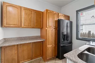 294 Admiral St, Providence, RI 02908 - Photo 6