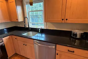 40 Prospect Ave, Narragansett, RI 02882 - Photo 10