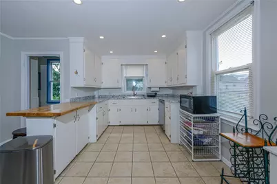 22 Carroll Avenue, Newport, RI 02840 - Photo 8