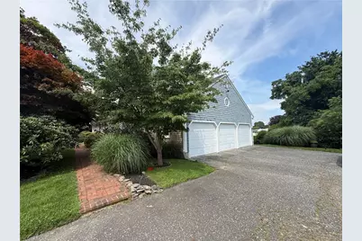 20 Morrison Avenue, Middletown, RI 02842 - Photo 4