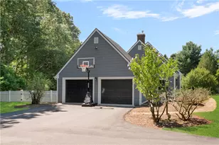 178 Queens River Dr, South Kingstown, RI 02892 - Photo 4