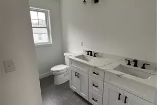 23 Laurel St, Johnston, RI 02919 - Photo 8