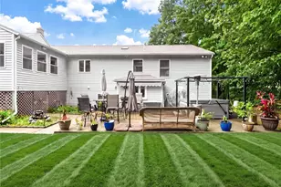 100 Spring Water Dr, Woonsocket, RI 02895 - Photo 8