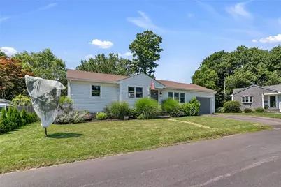 19 Sherwood Road, Middletown, RI 02842 - Photo 2