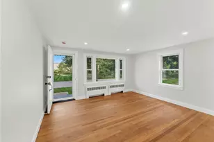 28 Plain St, East Providence, RI 02916 - Photo 12