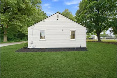 28 Plain Street, East Providence, RI 02916 - Photo 32