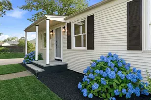 28 Plain St, East Providence, RI 02916 - Photo 6