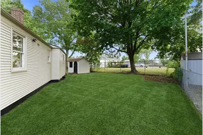 28 Plain Street, East Providence, RI 02916 - Photo 32
