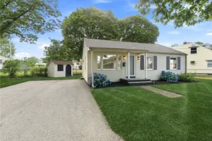 28 Plain St, East Providence, RI 02916 - Photo 4