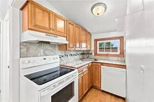 57 Everett St, Pawtucket, RI 02861 - Photo 14