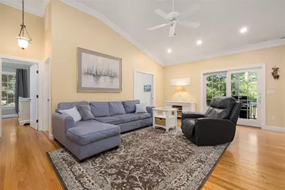 2393 Scituate Avenue, Cranston, RI 02831 - Photo 10