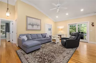2393 Scituate Ave, Cranston, RI 02831 - Photo 10