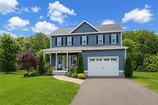 19 Plantation Dr, Tiverton, RI 02878 - Photo 2