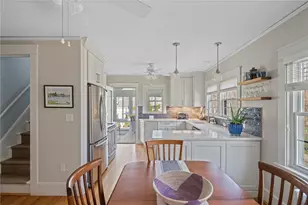 94 Ruggles Ave, Newport, RI 02840 - Photo 6