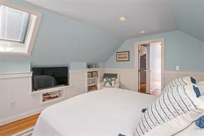 94 Ruggles Avenue, Newport, RI 02840 - Photo 16