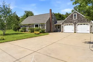 6 Lakewood Dr, Narragansett, RI 02882 - Photo 2