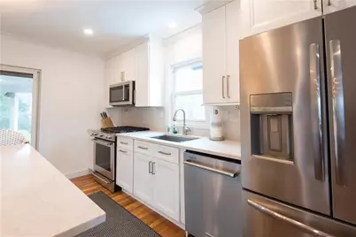 29 Fenner Avenue, Newport, RI 02840 - Photo 10