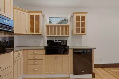 82 Van Zandt Avenue, Newport, RI 02840 - Photo 14