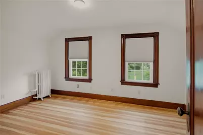 82 Van Zandt Avenue, Newport, RI 02840 - Photo 16