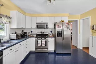 130 Thurston St, East Providence, RI 02915 - Photo 12