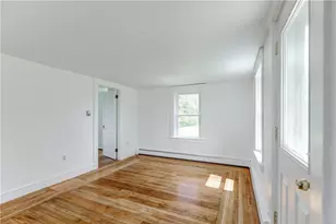 44 Paquins Ln, Portsmouth, RI 02871 - Photo 4