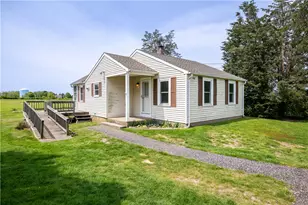 44 Paquins Ln, Portsmouth, RI 02871 - Photo 1