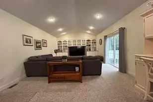190 Hope Rd, Cranston, RI 02921 - Photo 18