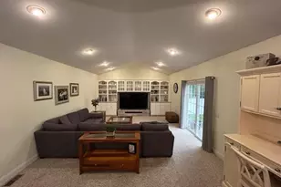 190 Hope Rd, Cranston, RI 02921 - Photo 16