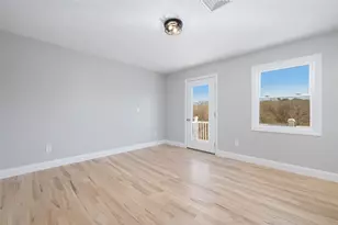 36 Kinnicutt Ave, Warren, RI 02885 - Photo 4