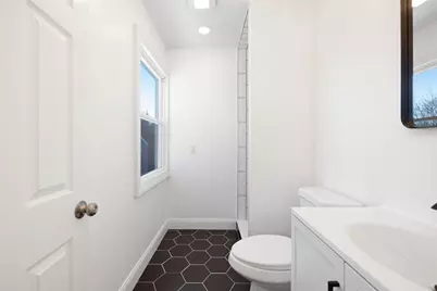 36 Kinnicutt Avenue, Warren, RI 02885 - Photo 8
