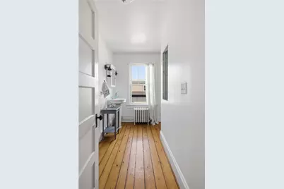 40 W Narragansett Avenue, Newport, RI 02840 - Photo 18