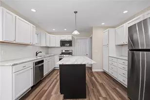 786 Providence St, West Warwick, RI 02893 - Photo 2