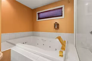 26 Fairview Ave, Cranston, RI 02905 - Photo 38