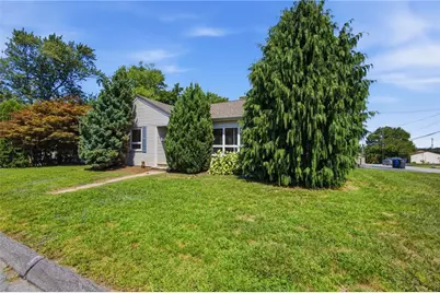 95 Uxbridge Street, Cranston, RI 02920 - Photo 2