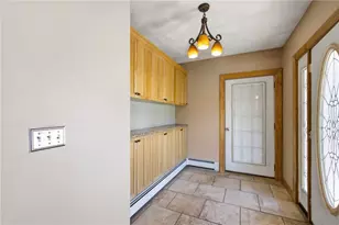 95 Uxbridge St, Cranston, RI 02920 - Photo 4