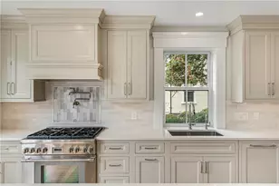28 Mt Vernon St, Newport, RI 02840 - Photo 16