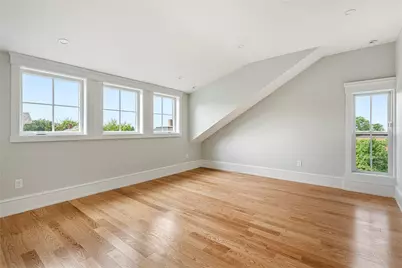 28 Mount Vernon Street, Newport, RI 02840 - Photo 32