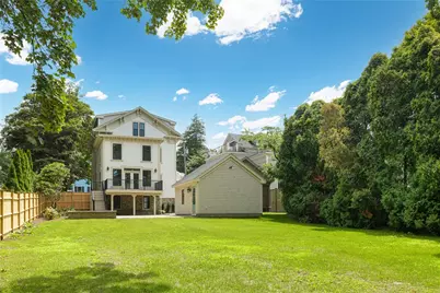 28 Mount Vernon Street, Newport, RI 02840 - Photo 6