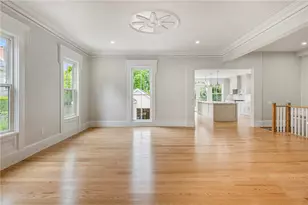 28 Mt Vernon St, Newport, RI 02840 - Photo 14
