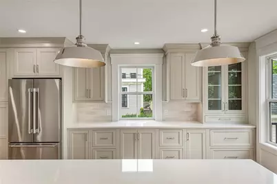 28 Mount Vernon Street, Newport, RI 02840 - Photo 20