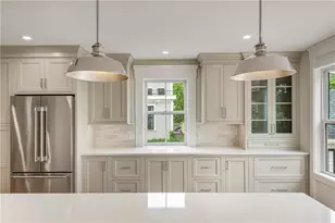 28 Mt Vernon St, Newport, RI 02840 - Photo 20