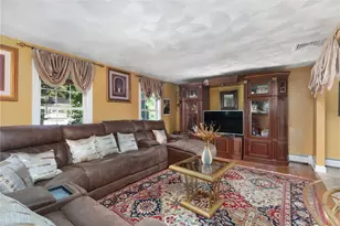 90 Rowley St, Providence, RI 02909 - Photo 2