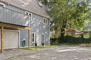 26 Channing St, Newport, RI 02840 - Photo 2