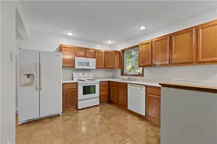 26 Channing St, Newport, RI 02840 - Photo 6