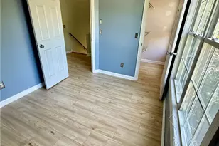 125 Goldenrod Dr, Middletown, RI 02842 - Photo 16